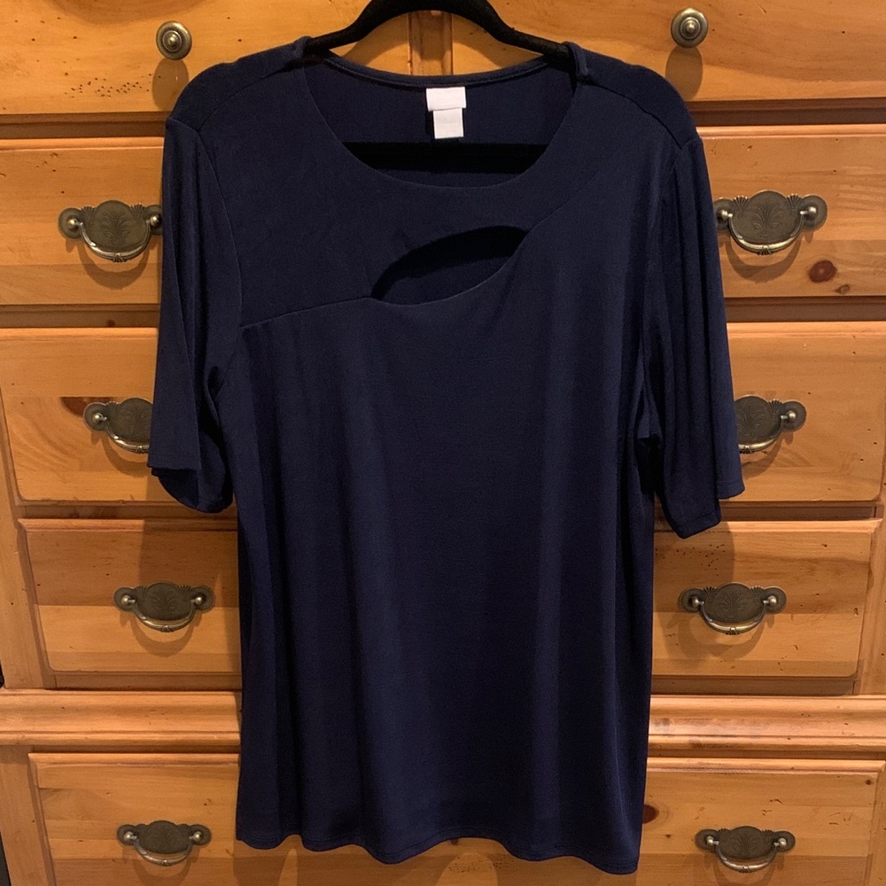 Chicos brand short sleeve tunic with keyhole neckline